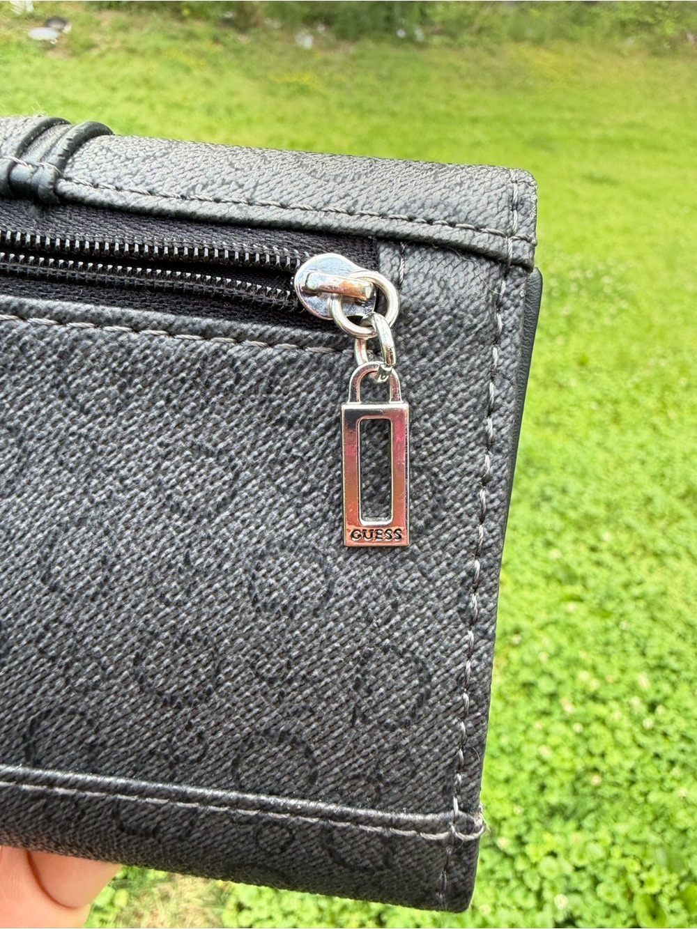 Guess Black Logo Continental Wallet - Picture 4 of 4